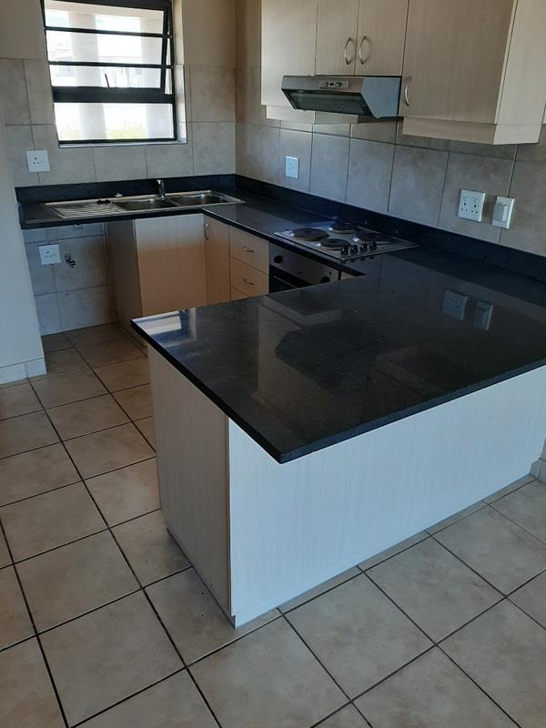 To Let 2 Bedroom Property for Rent in Burgundy Estate Western Cape